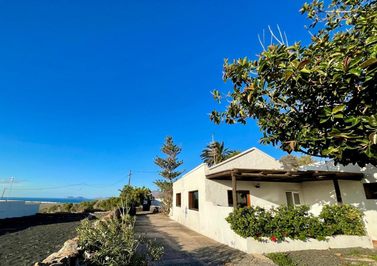 Casa Famara Villa เตกีเซ ภายนอก รูปภาพ